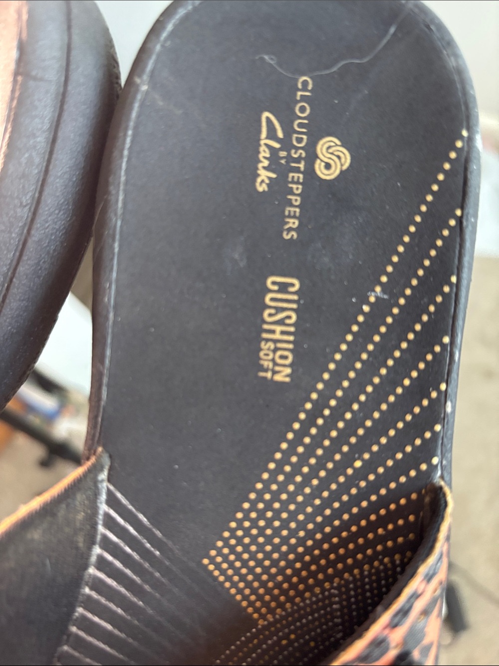 Clarks Black Footbed Thong Sandals with Leopard-Pattern Straps - Picture 5 of 6